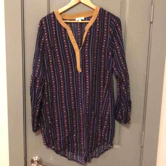 💙Patterned Tunic with Suede Detail❤️ - Picture 1 of 3